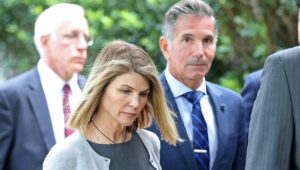 why-did-lori-loughlin-&-mossimo-giannulli-divorce?-split-explained