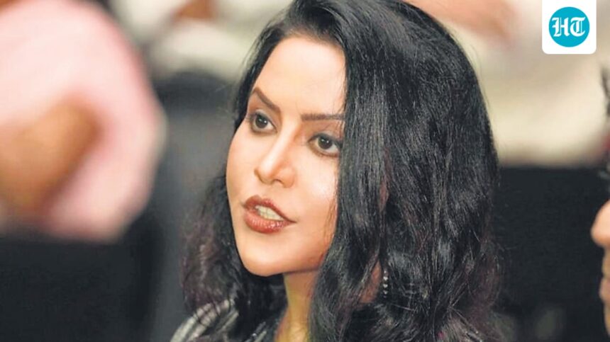 ‘festivals-are-inclusive’:-amruta-fadnavis-differs-with-vhp’s-call-to-keep-muslims-out-of-garba-events