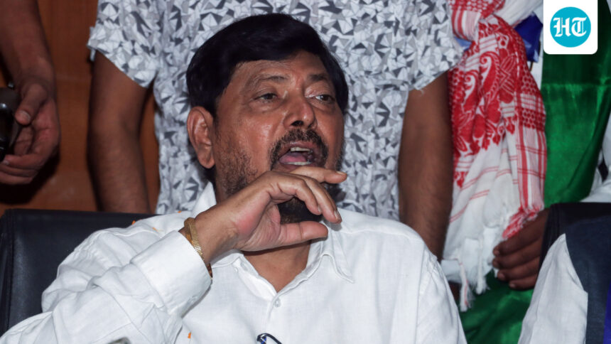 vhp’s-call-to-bar-muslims-from-navratri-events-‘against-the-constitution’,-says-union-minister-athawale