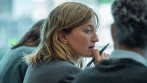 ‘a-good-little-soldier’-review:-a-tense-french-workplace-drama-about-a-woman-caught-between-motherhood-and-corporate-hell
