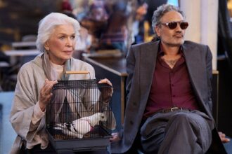 ‘place-to-be’-review:-ellen-burstyn,-taika-waititi,-pamela-anderson-and-a-pigeon-star-in-a-strange,-sentimental,-occasionally-endearing-road-movie