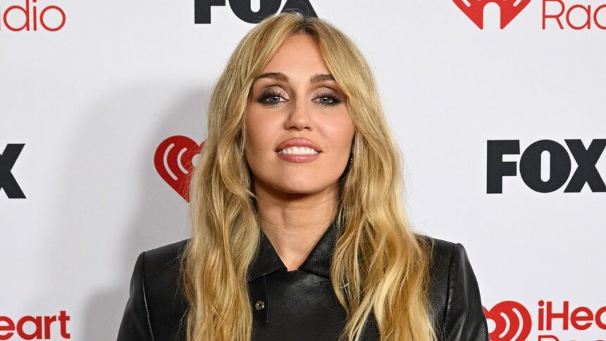 miley-cyrus’-hollywood-bowl-shows-draw-1.5-million-in-pre-sale-queue