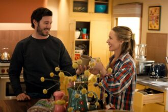 ‘nobody-wants-this’-season-3-sets-netflix-release-date,-first-images-show-erin-foster,-sarah-silverman-and-andrew-rannells’-roles