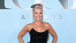 pink-issues-statement-following-backlash-for-critiquing-macklemore’s-pro-palestine-comments:-“standing-up-for-my-own-people”