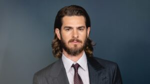 andrew-garfield,-owen-thiele-and-nick-robinson’s-delta-flight-makes-emergency-landing:-what-happened-on-flight-958