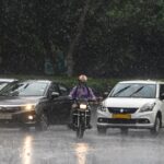 last-few-monsoon-showers-for-delhi?-imd-forecasts-light-to-heavy-rain-in-some-areas-over-next-three-days