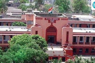 mp-high-court-issues-notice-over-dacoity-act-as-1,000-booked-after-dacoits-vanished