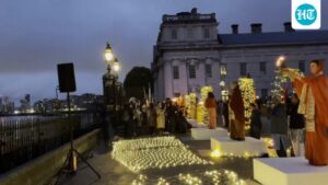 in-a-first,-ganga-aarti-held-on-london’s-thames-river-|-watch
