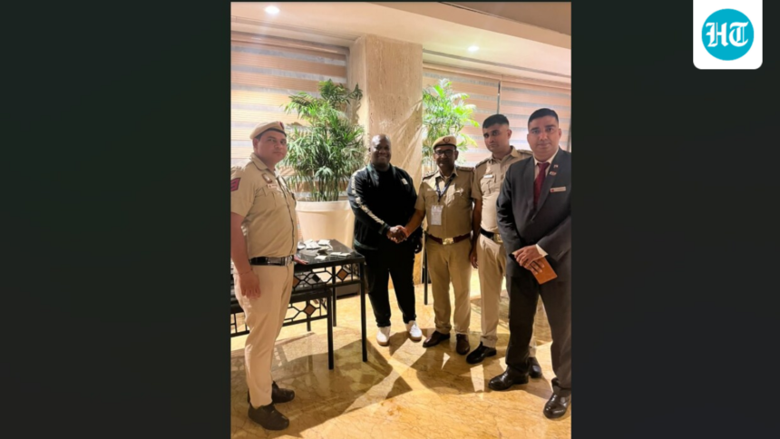 south-african-delegate-loses-₹3-lakh-in-delhi-cab;-police-track-down-cash,-return-it-minutes-before-flight