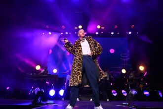 macklemore-responds-after-removal-from-ed-sheeran-tour:-“the-victims-are-the-palestinian-people”