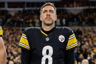 aaron-rodgers-says-no-one-knows-what-shailene-woodley-is-doing-a-therapist-on-what-he’s-really-saying.