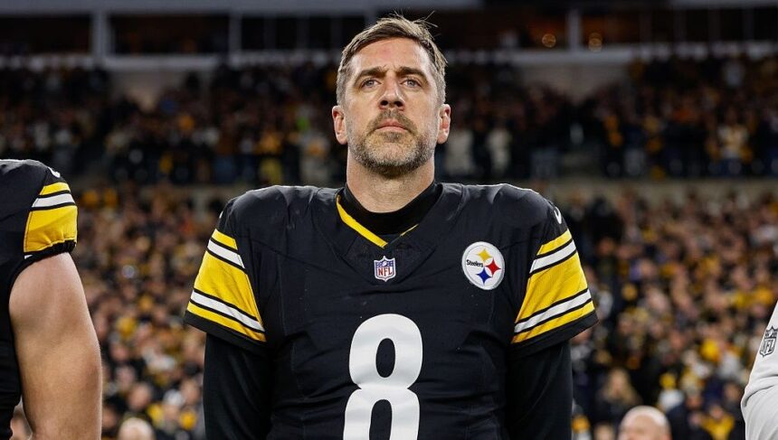 aaron-rodgers-says-no-one-knows-what-shailene-woodley-is-doing-a-therapist-on-what-he’s-really-saying.