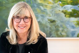 ‘murdoch-mysteries’-producer-christina-jennings-raises-alarm-on-canadian-sovereignty:-“we’re-a-bit-under-siege”