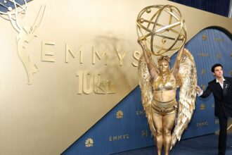 ‘hacks’-star-megan-stalter-dresses-as-an-emmy-for-2026-ceremony