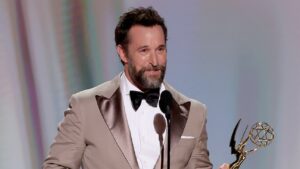 ‘the-pitt’-star-noah-wyle-wins-second-straight-emmy-for-best-actor-in-a-drama-series