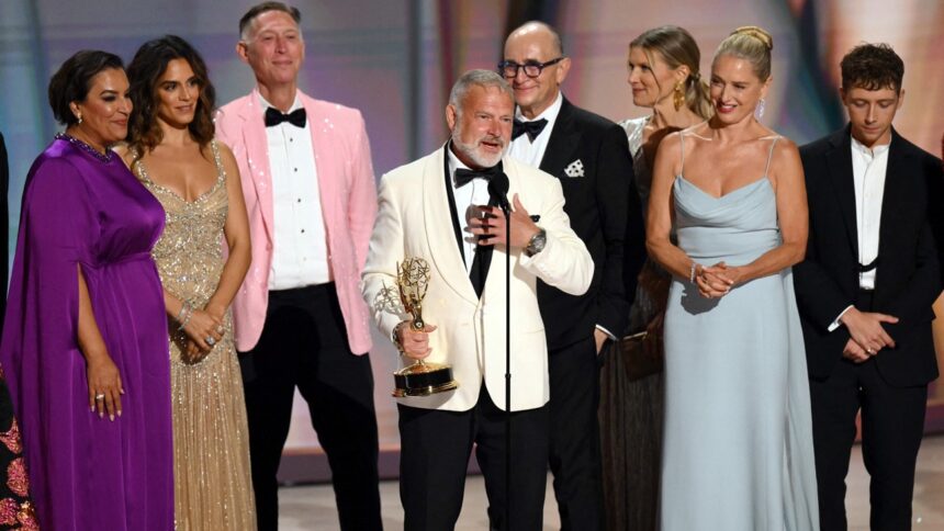 ‘the-pitt’-showrunner-r.-scott-gemmill-delivers-rallying-cry-for-“what’s-real”-after-emmy-win