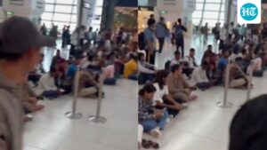 ‘how-are-masalajet-passengers-even-coping-up?’:-social-media-reacts-as-2-spicejet-dubai-flights-face-delays
