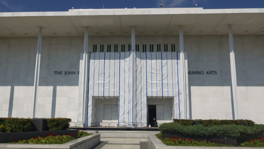 who-owns-the-kennedy-center?-the-trump-name-ruling-&-closure-explained
