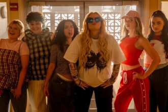 ‘girl-group’-review:-rebel-wilson-writes,-directs-and-stars-in-derivative-pop-slop-as-bland-and-unimaginative-as-its-title