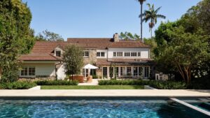 nancy-meyers’-daughter-creates-a-home-as-chic-as-her-mom’s-movies:-inside-her-beverly-hill-renovation