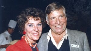 the-swagger-and-stamp-of-the-first-lady-of-‘star-trek’