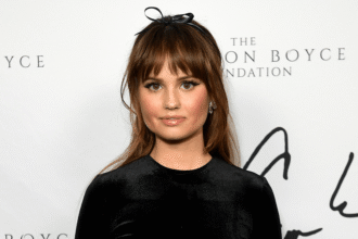 former-disney-star-debby-ryan-recalls-suffering-a-“life-altering-brain-injury”