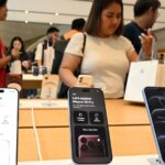 iphone-18-frenzy-in-india:-apple-buyers-queue-up-at-delhi,-mumbai,-bengaluru-stores-|-watch