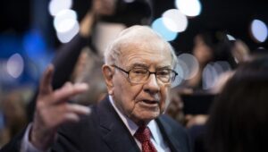warren-buffett-net-worth:-how-much-money-the-former-berkshire-hathaway-chairman-has