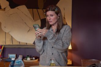 ‘youth’-review:-sharon-horgan’s-hbo-comedy-is-a-fun,-frisky,-bracingly-honest-portrait-of-midlife