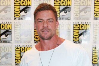 alan-ritchson-in-talks-to-star-in-sony’s-‘helldivers’-video-game-adaptation