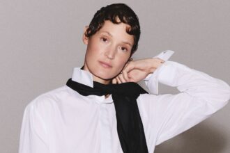 the-eccentric-vicky-krieps-on-ryan-murphy,-‘ocean’s-eleven,’-and-netflix’s-pure-punk-lizzie-borden-season-of-‘monster’