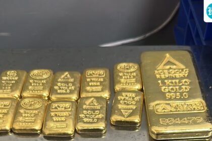 11-gold-bars-recovered-at-delhi-airport-after-2-passengers-from-dubai-closely-tracked