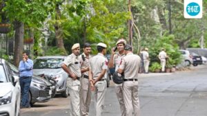 2-workers-die-after-falling-from-19th-floor-at-gurugram-construction-site:-cops