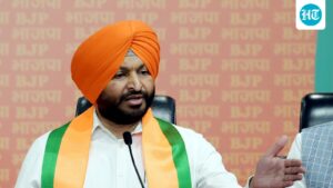 video:-bjp’s-ravneet-bittu-waves-liquor-bottle,-eggs-at-punjab-cm-mann’s-convoy,-detained