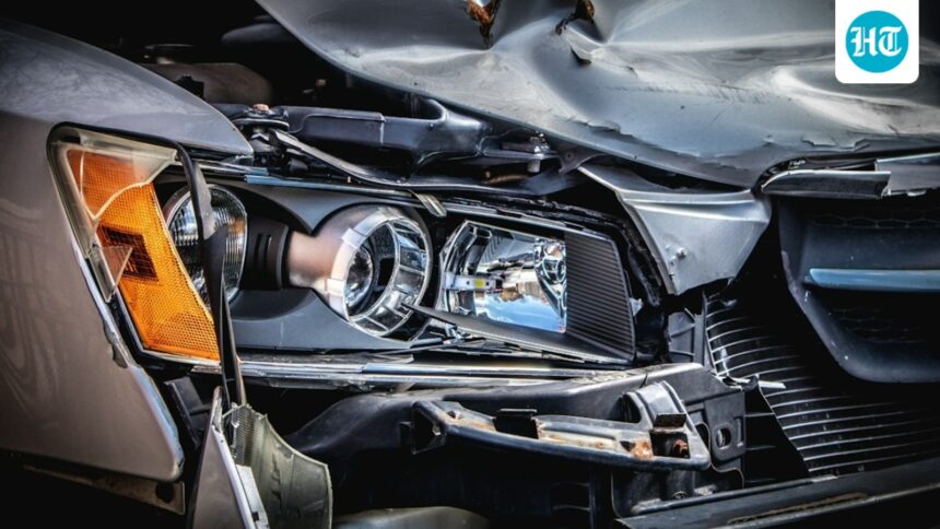 3-killed-as-speeding-bmw-runs-over-pedestrians-on-mumbai’s-coastal-road,-driver-held