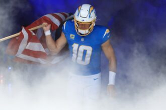 where-to-watch-the-los-angeles-chargers-vs.-las-vegas-raiders-game-online
