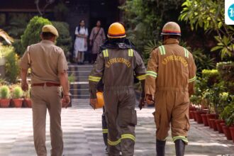 multiple-delhi-schools-receive-bomb-threats,-anti-sabotage-checks-on