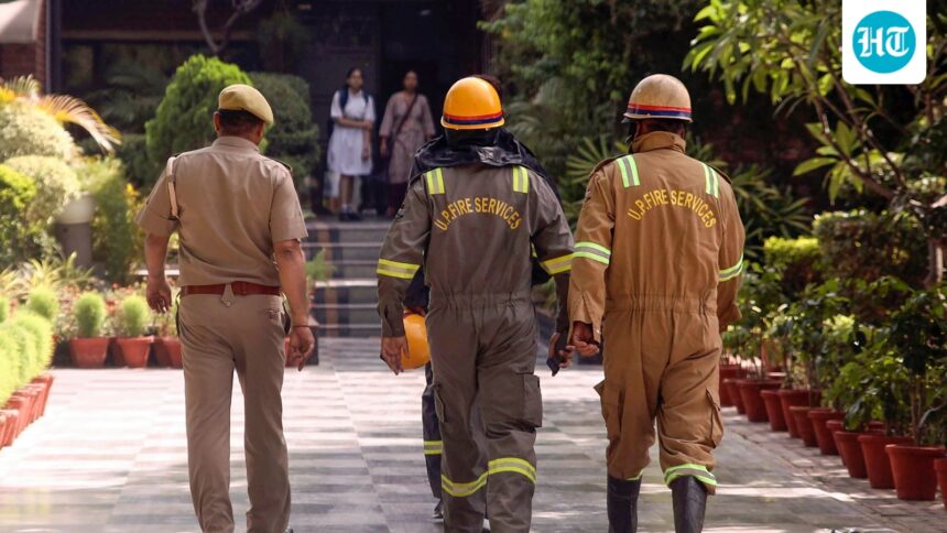 multiple-delhi-schools-receive-bomb-threats,-anti-sabotage-checks-on