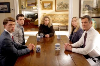 ‘line-of-fire’-review:-peter-krause-and-hope-davis-lead-nbc’s-silly-but-diverting-law-enforcement-family-drama