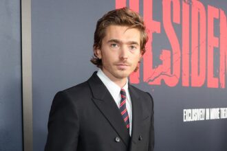 ‘resident-evil’-star-austin-abrams-breaks-down-the-“risky-and-gutsy”-ending