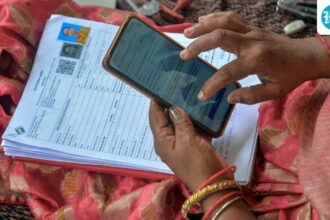 karnataka-sir-row:-bulk-form-7-applications-spur-fears-of-voter-deletion