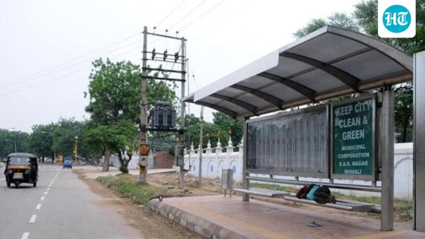 delhi-to-redevelop-3,575-bus-stops-with-digital-info,-route-maps,-bus-tracking