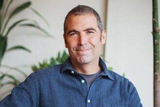 the-restaurateur-behind-one-of-hollywood’s-favorite-haunts-makes-his-directorial-debut