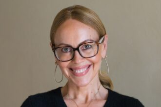 naomi-bulochnikov-paul-to-lead-series-comms-at-netflix