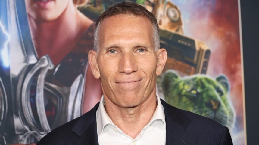 ynon-kreiz-gets-$315-million-signing-bonus-in-five-year-paramount-warner-bros.-deal