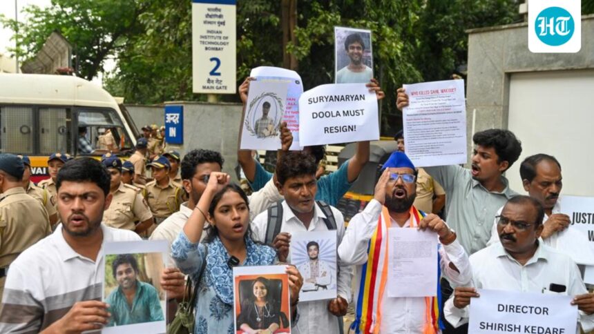 iit-bombay-student-suicide: protesting-students-begin-hunger-strike-at-justice-corner