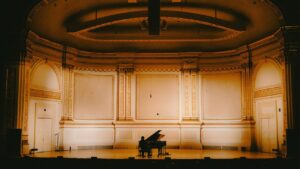 ‘cameron-winter-at-carnegie-hall’-review:-paul-thomas-anderson’s-effectively-austere-concert-doc-puts-you-right-in-the-room