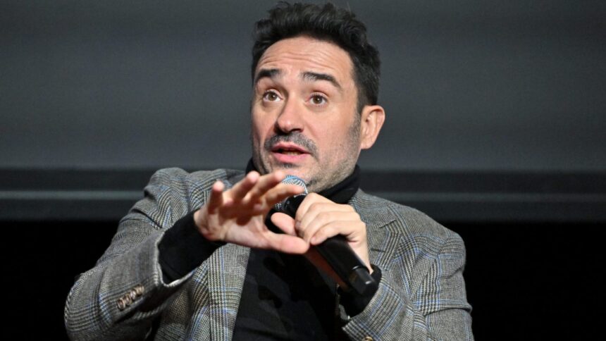 ja.-bayona-leads-field-to-direct-‘jurassic-world’-sequel