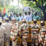 jantar-mantar-protest-live:-delhi-police-begin-detentions,-site-sealed-from-both-sides-amid-tight-security