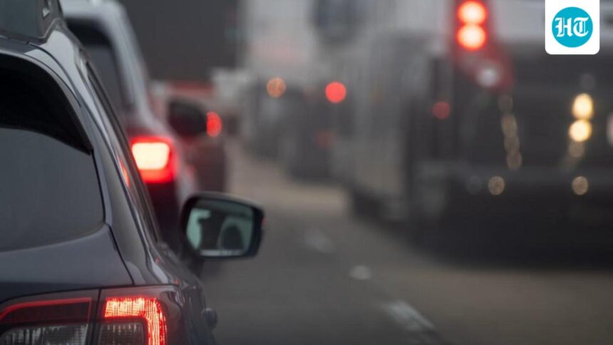 delhi’s-new-traffic-system-to-track-stolen-vehicles,-detect-traffic-jams-and-road-accidents